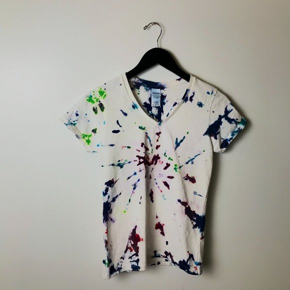 Gildan T Shirt Trendy Tie Dye Festival V-Neck Tee Short Sleeve Cotton Logo Small - Picture 7 of 10